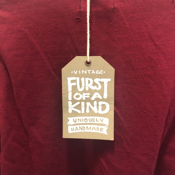 Handmade Burgundy Chain T-shirt - Picture 6 of 6